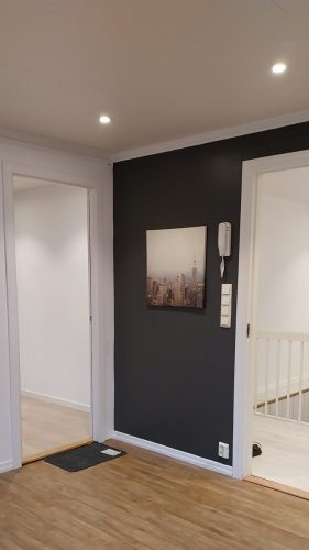Utleie leilighet Solåsen 41 - sør. Fra stue mot soverom og gang.